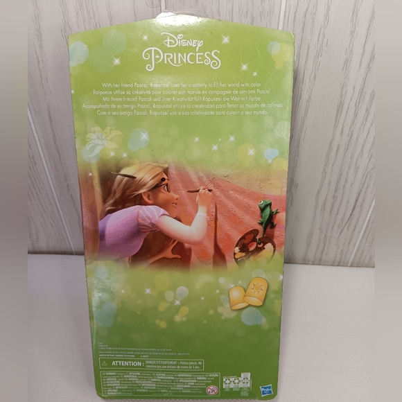 Disney Tangled Rapunzel floating lights painting with Rapunzel and Pascal. - Picture 6 of 7